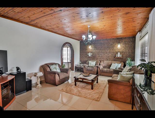 4 BEDROOM HOUSE FOR SALE IN SHERWOOD